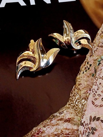 vintage jewelry Trifari 優雅金色花卉 夾式耳環