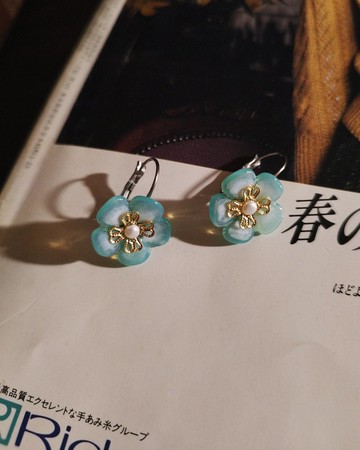 朱槿花法式耳環 / 水綠與米珍珠