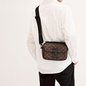 LV M45806 S Lock 經典花紋斜背包/兩用包/郵差包(深咖)