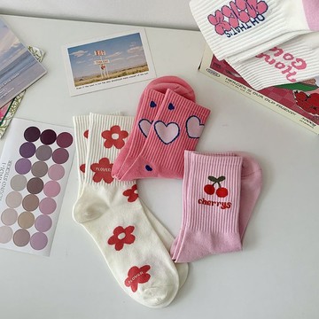 小紅書同款 襪子 中筒襪 粉色襪子 元氣少女 夏款 ins 吸汗長襪 春秋季 愛心花朵 字母襪 學生襪 可愛襪子