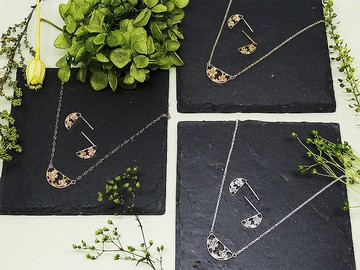 匈牙利刺繡圖案半圓形耳針SV925 / YG 鍍