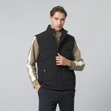 Pierre Cardin 男裝 都會休閒壓暗紋羽絨背心-黑色 (5245372-99)