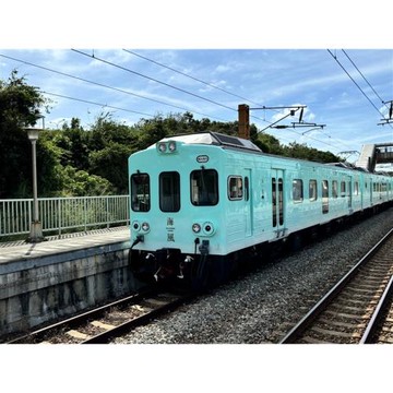 春遊第二人折1千｜環島旅遊｜雙列車聯動~馬卡龍海風號X藍皮解憂號、全台最美星巴克、五星瑞穗泡湯趣三日｜高雄台南出發_TAIWAN2607