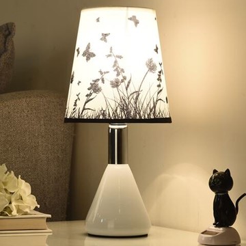 主臥床頭柜臺燈輕奢2021新款時尚床頭燈上侘寂臥室歐式房間復古