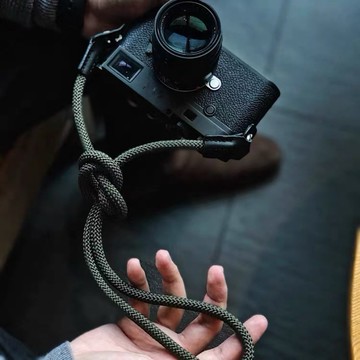 《現貨附發票》登山繩相機背帶皮套款 富士徠卡相機背帶 適用各類型號帶孔相機 Xm5相機背帶 降落傘繩戶外運動設計