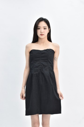 (S) 【德馨私服】h m質感細肩帶黑色洋裝