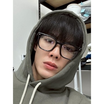 VOYEZ｜🇰🇷極簡俐落方框眼鏡｜修飾臉型・日常百搭