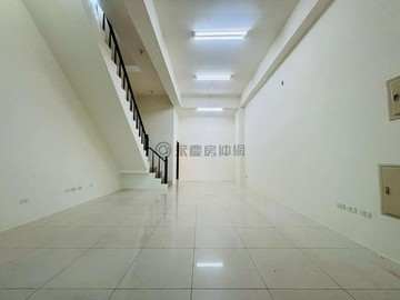 梧棲未來捷運藍線輕屋齡透天店面｜台中市梧棲區忠義路