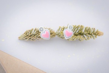 心鎖系列 開心愛心造型 針式耳環 (ERIJA0882E)