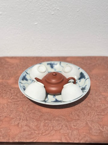 青花花卉紋圓盤 來源為NAGEL AUCTIONS
