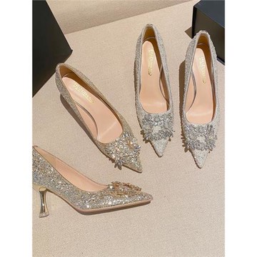 婚鞋秀禾婚紗兩穿2025新款水晶新娘鞋不累腳香檳色高級感高跟鞋女