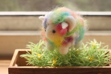 手染彩虹綿羊項鍊 白色臉蛋 粉彩色系