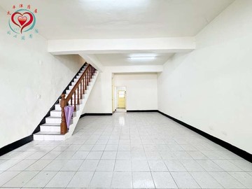 鶯歌鳳鳴火車站旁便宜透天厝(同心圓詩涵)｜新北市鶯歌區大湖路