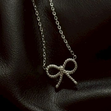 【ᴛᴏs】銀色蝴蝶結 扭結項鍊 Ribbon Twist Necklace