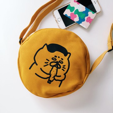 芥黃色炸蝦五郎－斜背圓揹包 帆布包  側背包