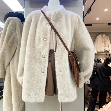 十三行冬季新款圓領寬松保暖杏色皮毛一體休閑毛絨外套環保皮草女