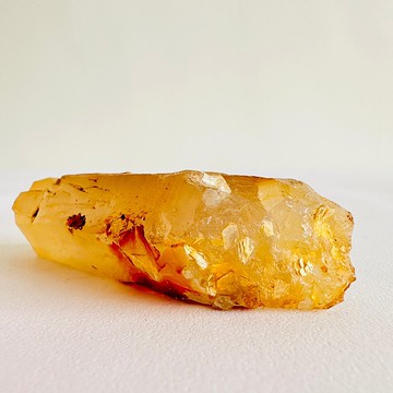 黃金喜馬拉雅山水晶8 原礦礦標 風水磁場 高能量水晶柱 黃皮水晶