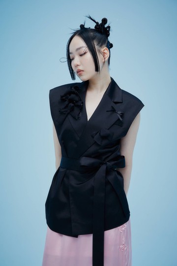 煩惱心蝴蝶結黑色西裝背心