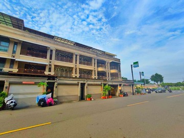 預校特區正15米路誠義大鎮優質美車墅｜高雄市鳳山區誠勇路