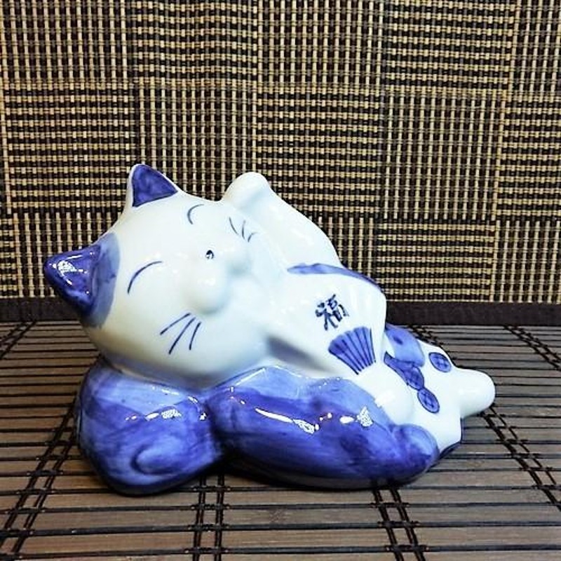 貯金箱 猫 陶器 ねこ貯金箱 ネコ 置物 オブジェ ねこ寝姿貯金箱 和風 染付 玄関 縁起物 ネコ寝姿 藍色 | LINEショッピング