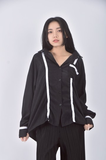 (F) 【蕾妮私服】E美排扣黑色長袖上衣