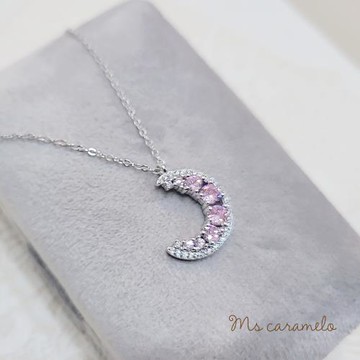 【焦糖小姐 Ms caramelo】925純銀鍍K白月亮鋯石項鍊(粉紅色鋯石)
