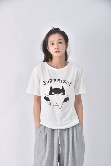 (S) 圖案白色短袖上衣