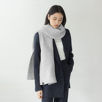 北歐櫥窗 Design House Stockholm 褶毛絨長圍巾（淺灰）