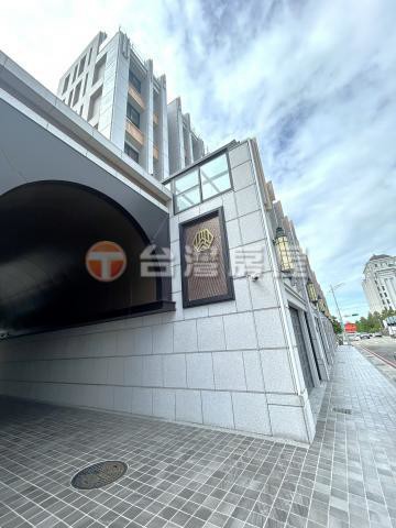 達莉墅全新未住電梯別墅｜台中市西屯區安和東路