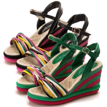 【Sp house】彩虹流線民族風夏季防水台魚嘴坡跟涼鞋(2色可選)