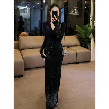 法式氣質v領長袖連衣裙女秋冬2025新款修身顯瘦內搭打底包臀長裙