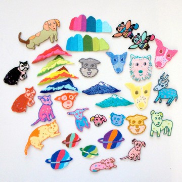 粉紅小不點狗刺繡別針