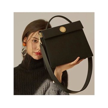 法國輕奢風2025春新款輕奢風琴手提女包真皮新娘結婚包斜挎小方包