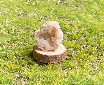 天然原礦可愛招財白晶洞 財運水晶 快速出貨 辦公室擺件 風水擺件