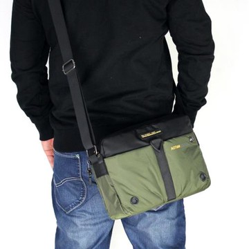 2025春夏新款韓版潮男士單肩斜跨背包防水尼龍布輕便薄休閑男包包