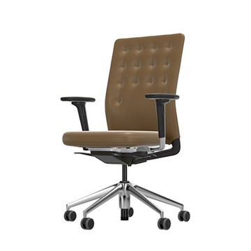 ID Trim 全能筆挺辦公椅（中背、駝棕色皮革、3D 扶手）