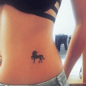 OhMyTat 腰部位置點陣式獨角獸動物刺青圖案紋身貼紙 (2枚)