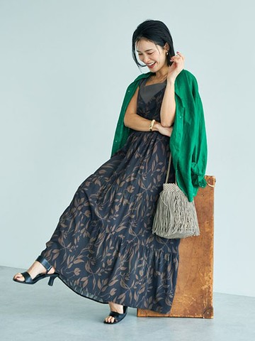 藝術感圖案印花V領吊帶洋裝(07000473700) - YECCA VECCA