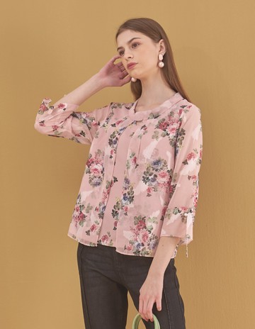 ★【喜芝梅】復古滿庭花波浪袖立領上衣(粉色；M-2L) 223600601