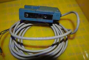 2月二手**YAMATAKE/AZBI山武光電開關FE8V-TA6-903-CN08