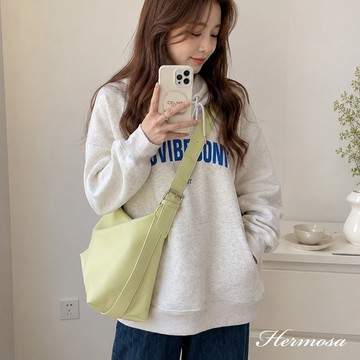 【Hermosa】韓系慵懶感軟皮斜背包 大容量托特包 寬背帶肩背包 通勤包 女生包包 側背包 單肩包