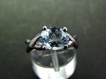 10x8mm 天然未處理海藍寶石 2.05 克拉 14K 白金無限符號風格戒指