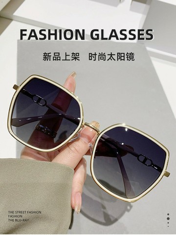 時尚小香風大框顯臉小墨鏡(現貨米白)