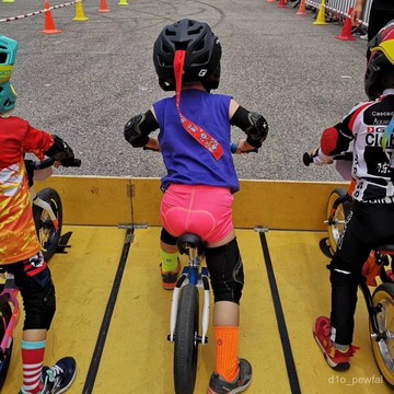 🔥桃園出貨-2025新款男女兒童平衡車騎行內褲海綿坐墊彈力速幹麵料工廠定製