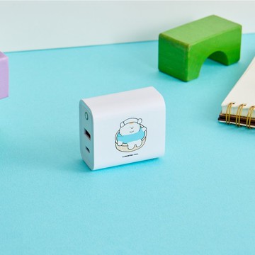 3MONTHS悠仔洗澡USB3.0+PD20W雙孔充電器