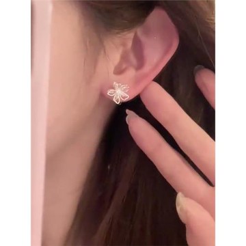 小眾設計少女感鋯石花耳釘耳環女甜美氣質百搭小款配飾素款防過敏