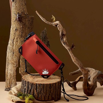 防水隨身小包-茶珀橘(手機包/手機腰包/胸前包/防水袋/無縫線)