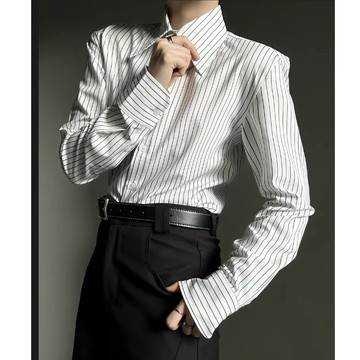 𝒚𝒐𝒖𝒓® 𝒔𝒕𝒖𝒅𝒊𝒐|韓系潮流 禁慾係 長袖 條紋襯衫 男女休閒百搭 尖領 正肩 通懃 職場風 氣質襯衣 C252