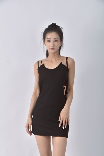 (S) 【安于晴Charlene私服】質感吊帶無袖黑色洋裝