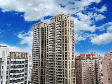 正河堤社區草雲4房雙平車｜高雄市三民區明仁路